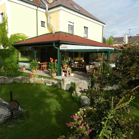 Chalupub Gastehaus 여관
